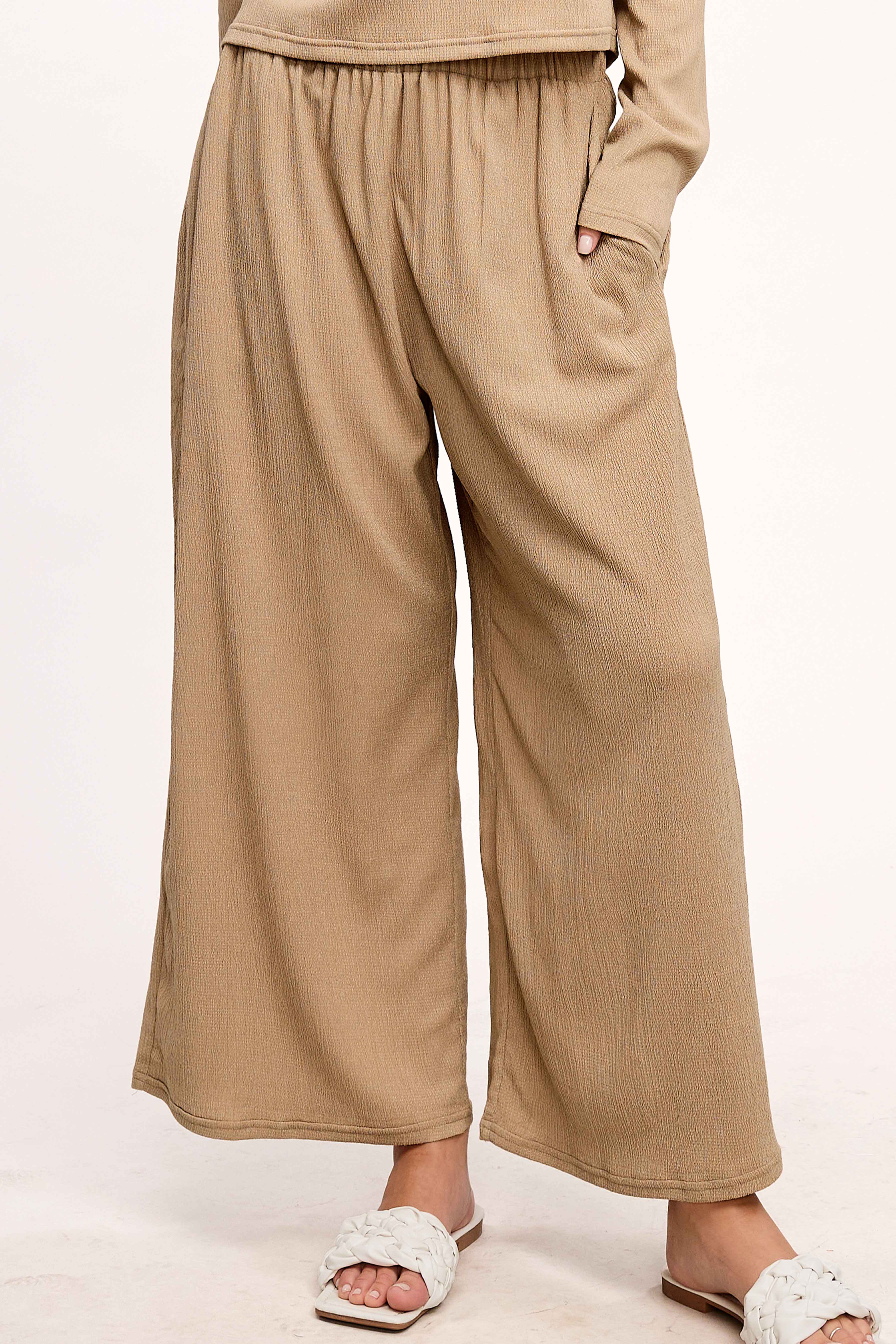 La Miel – Großhandel Loungewear-Set – Damen – La Miel Relax-Set aus dehnbarem, gekrepptem Stoff mit lockerem Sitz20