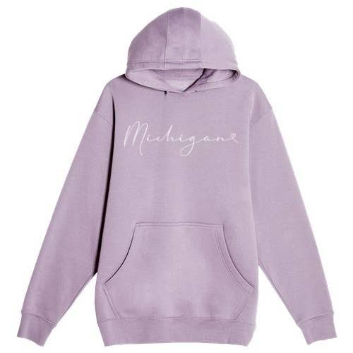 Sweat à capuche : Michigan Script with Heart - Lavande pour la vente par My State Designs