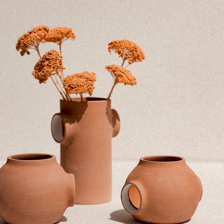 Claycraft - Wholesale Vaas - Handgemaakte minimalistische open terracotta keramische vaas6