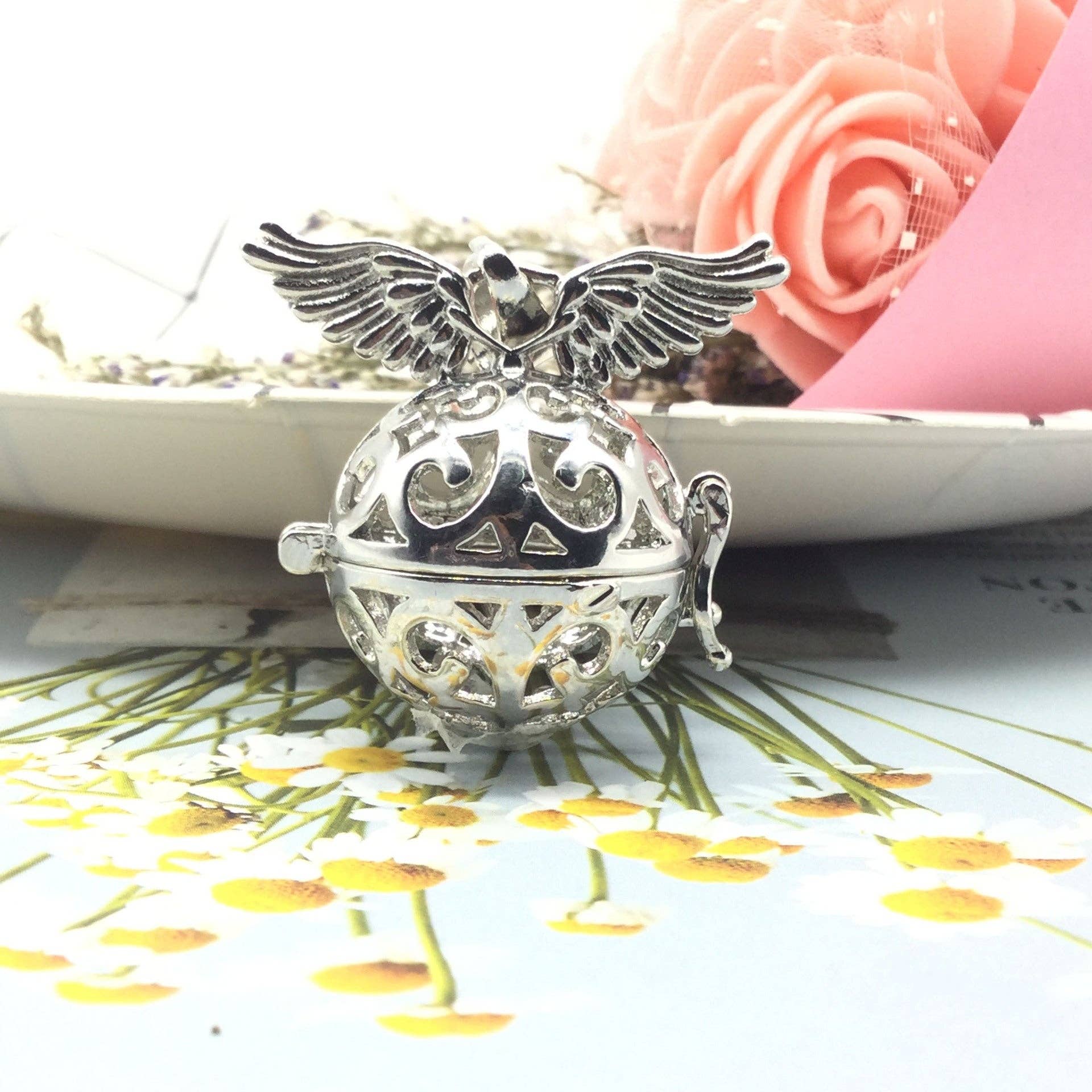 Tourtiwi - Wholesale Individual Charm/Pendant - Vintage Wings Hollowed Pendant1