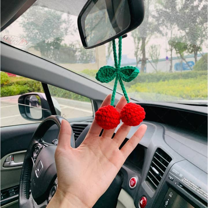 TOMOPOD LLC - Vente Breloque décorative pour voiture – femme - Jolis accessoires de suspension pour miroir de voiture en forme de cerisier au crochet pour femmes