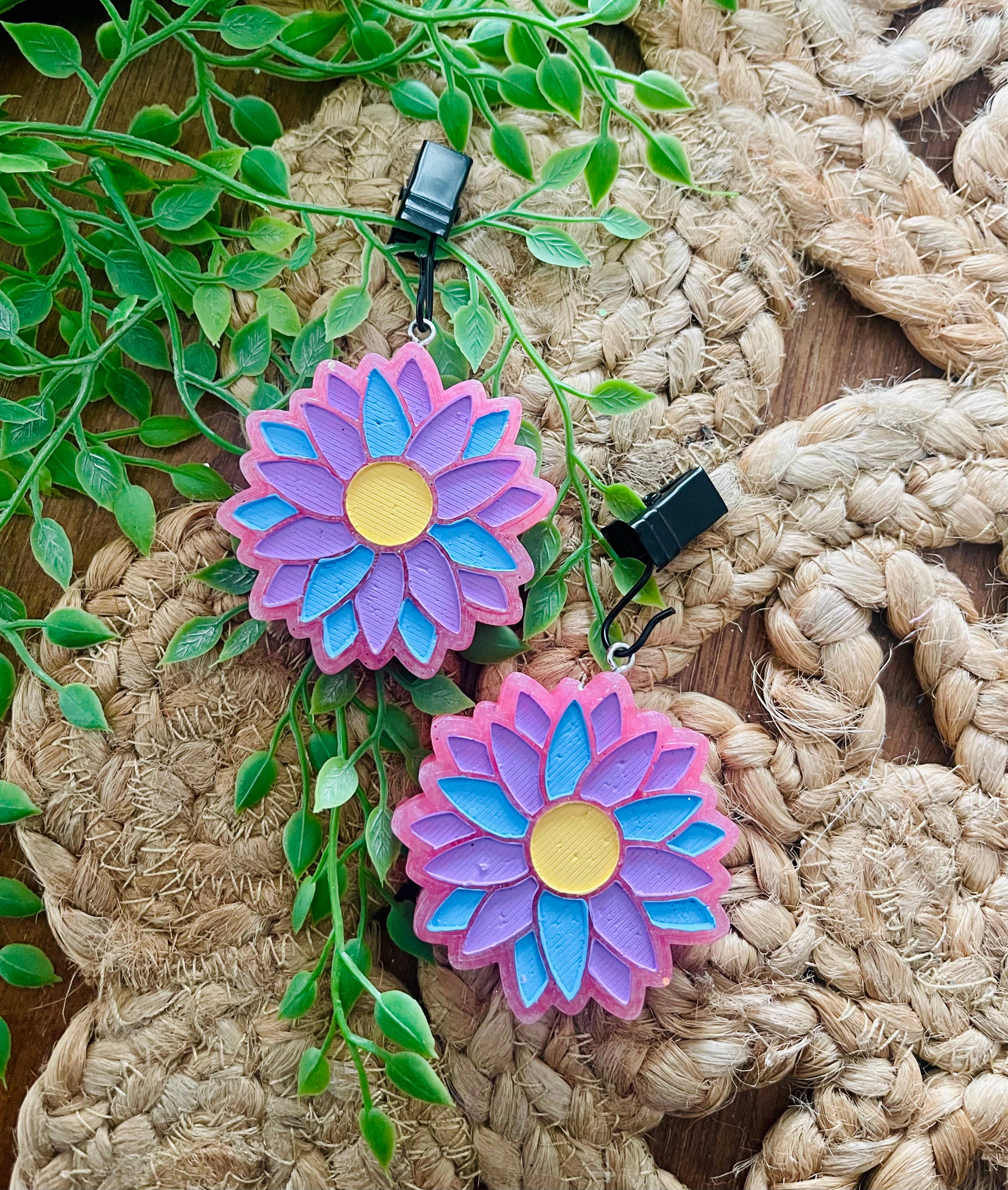 Stay Fresh’ies Air Fresheners – wholesale Car Freshener - Women’s – Daisy Flower VENT Clip Car Freshie (set of 2) 1