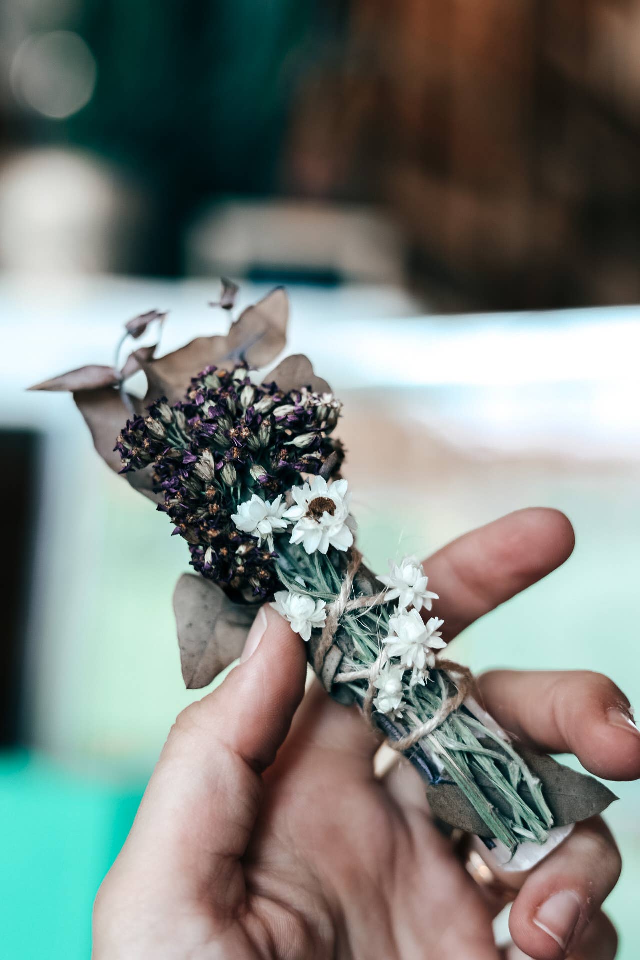 Andi Aesthetics - Wholesale Meditation Supplies - Selenite Flower Wand5