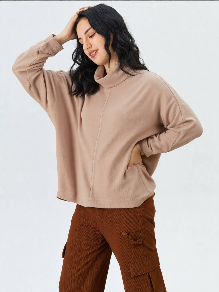 VERY J – Großhandel Tunika – Damen – NT11246-Übergroßes Tunika-Strickoberteil mit Stehkragen und Dolmenärmeln8