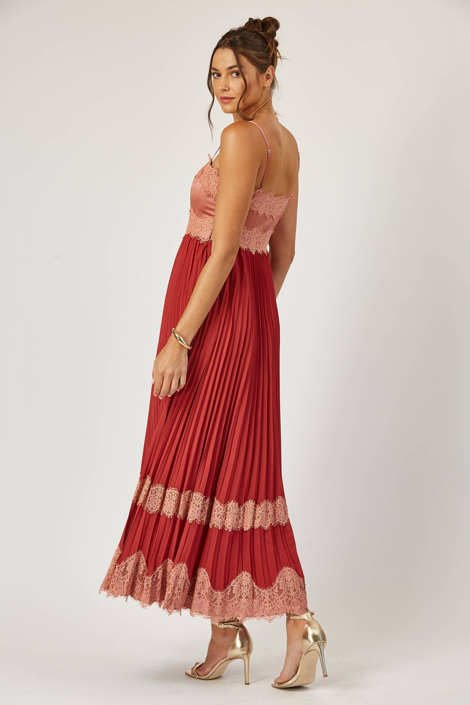 Isla Maude – Vestido - Mulher por atacado – Vestido Midi Plissado Colorblock Saylor2