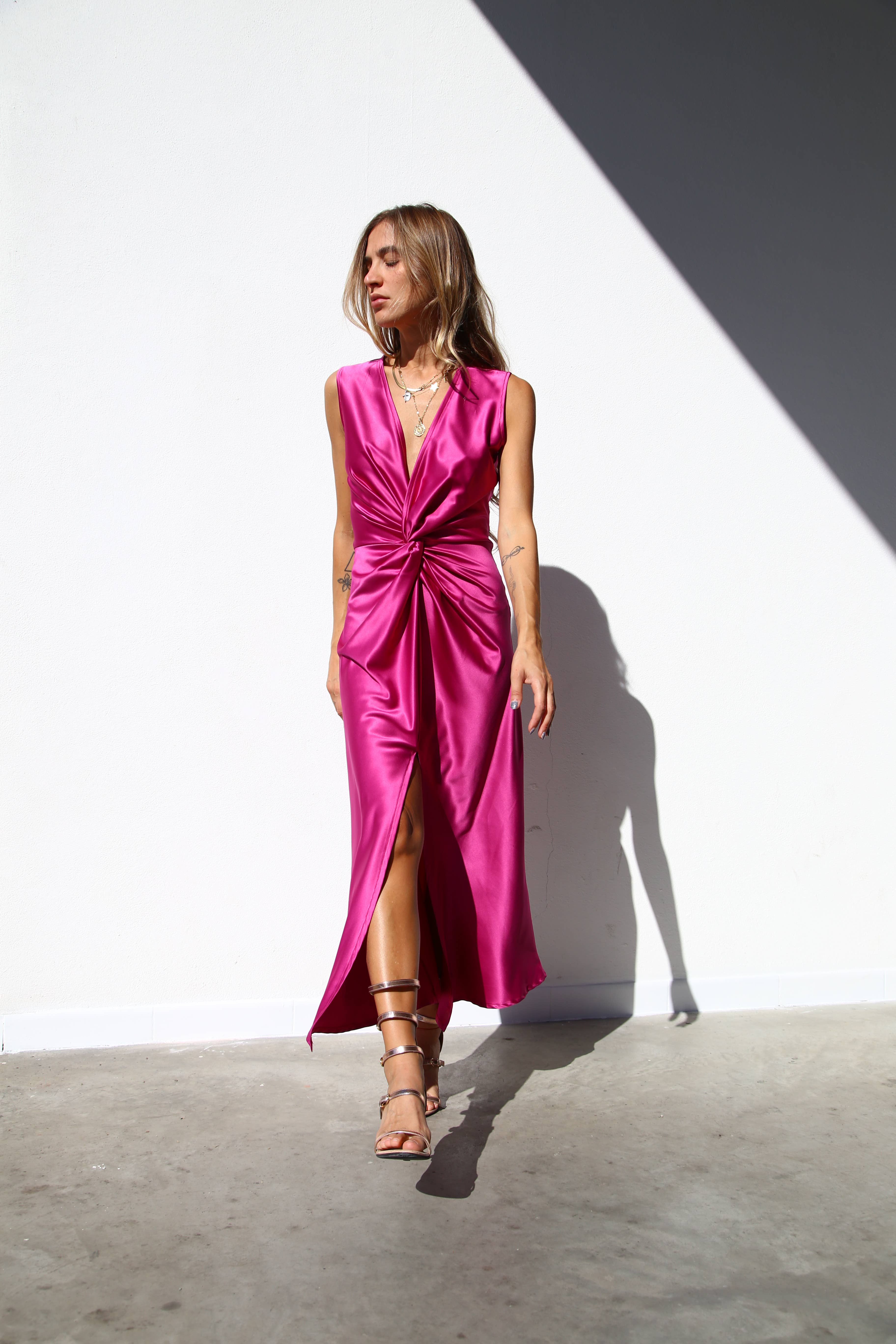 CICLAMINO P3166 ABITO CON NODO SMANICATO CICLAMINO in vendita all'ingrosso su Faire8