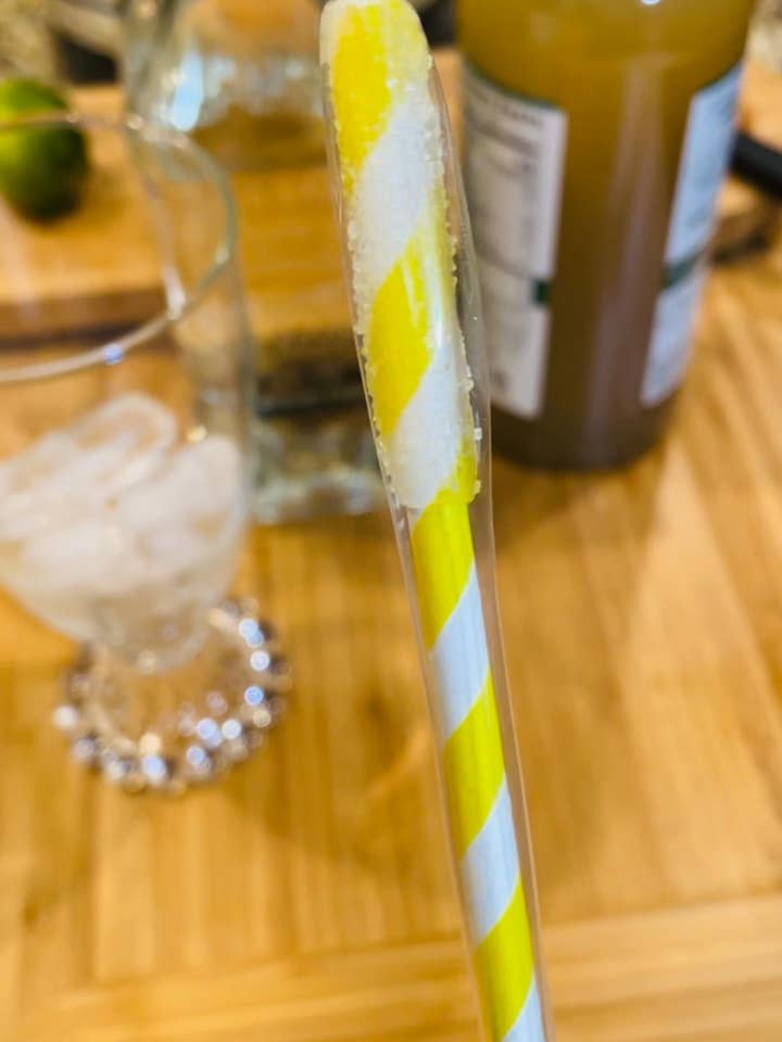 Sugar Daisey : Paille à Boisson en Papier Sucré Rayures Jaunes pour la vente par Salted Straws