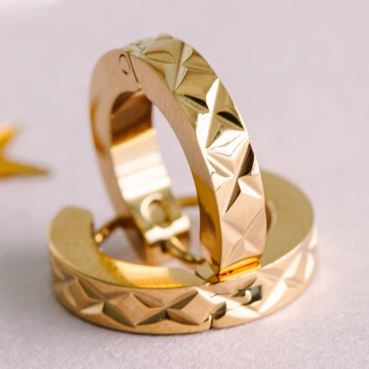 Huggies Criss Cross pour la vente par Pierced Co