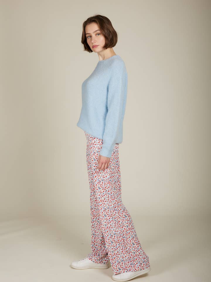 WHITE BABETTE - Loose and flowing floral print pants for wholesale on Faire6