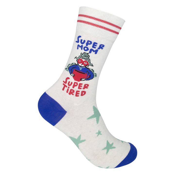 Super Maman. Chaussettes Super Fatiguée - Fin de série | Funatic pour la vente par Funatic - About Face Designs - Nice Enough Merch Co