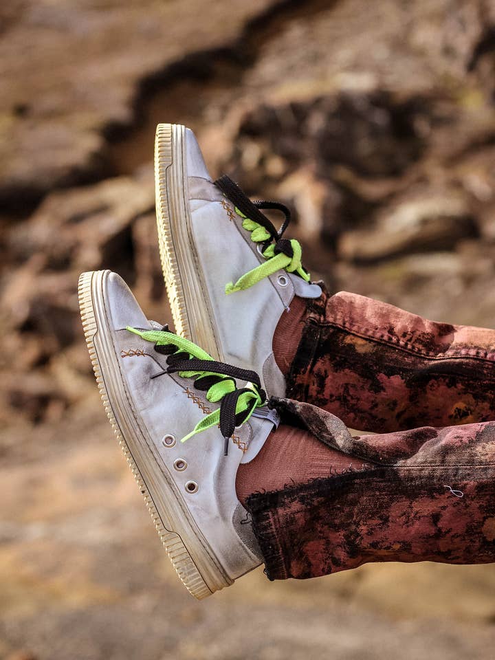 Sneakers in pelle Lighty per la vendita all'ingrosso da parte di Shinkokyu