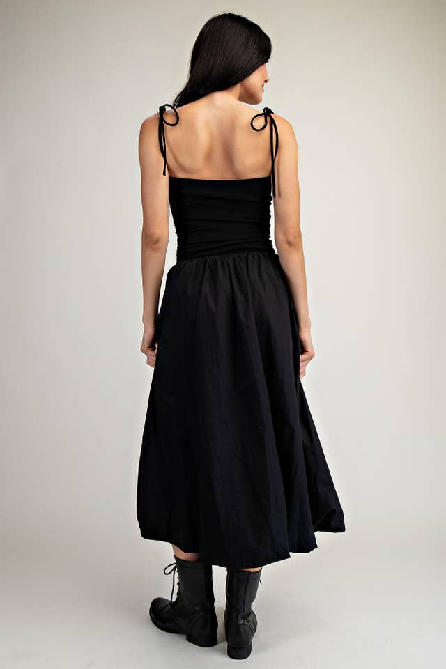 Nera Td6041 Abito Mini con Orlo a Bolla in Maglia e Tessuto con Spalline Annodate in vendita all'ingrosso su Faire
