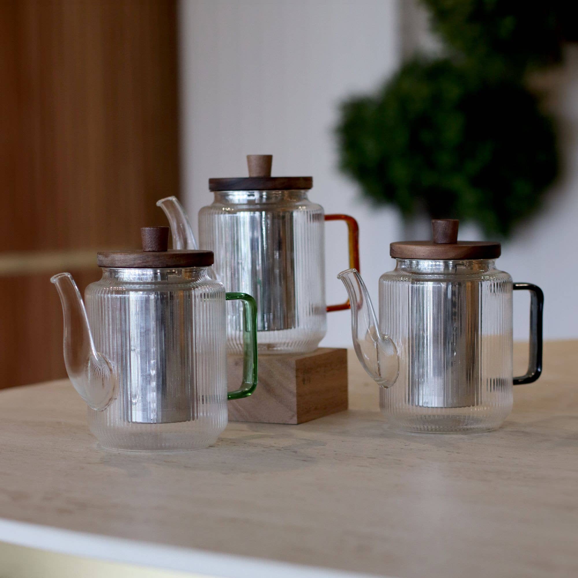 Ogo living - Wholesale Tea Pot - Karl 550ml borosilicate glass teapot with graphite handle2