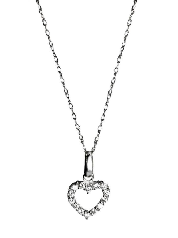 Colgante de corazón de circonita cúbica de oro blanco de 9 quilates y cadena de 16 pulgadas para venta al por mayor de The Fine Collective