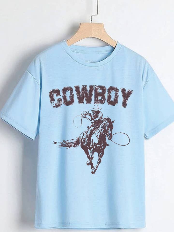 L1118 - T-shirt graphique COWBOY pour la vente par KNOCK ON THE STYLE