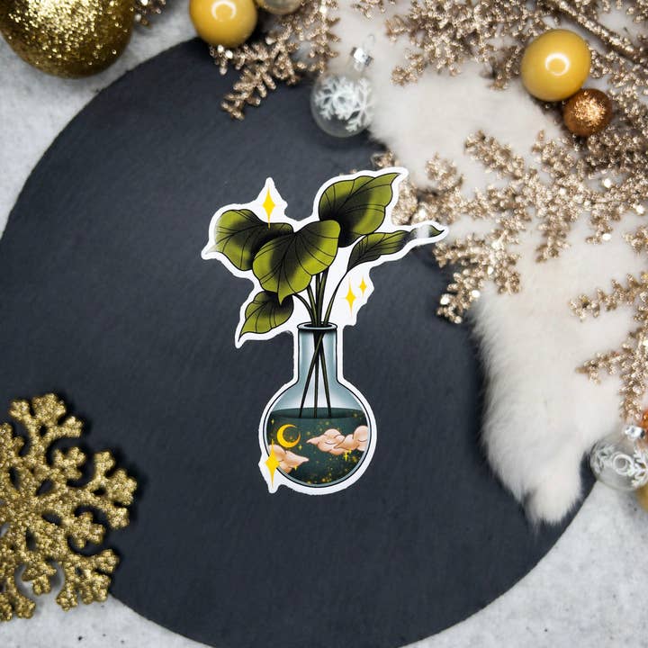 Moon vase for wholesale by Solid Gold / Naja-Marie Baumann