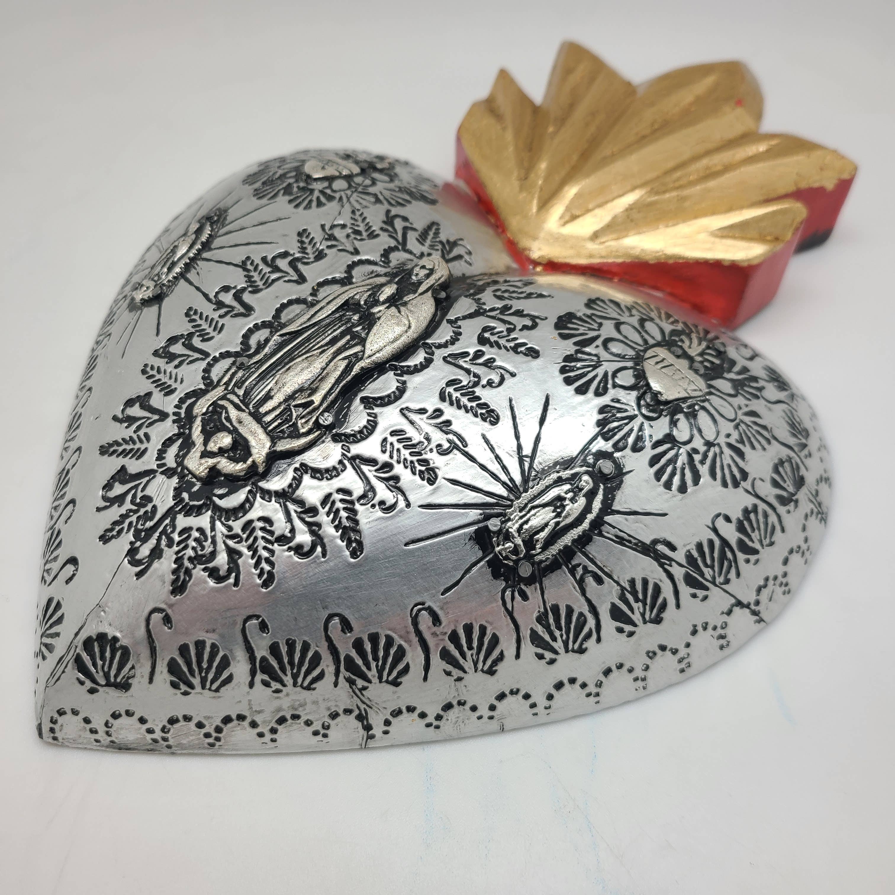 Contreras Designs - Wholesale Wall Accent - MXAL-AH- Etched Tin Over Wood Heart w/ Milagros2