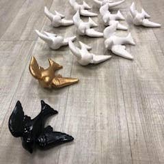 Andorinhas i gips för vägg- eller balkonghängning för wholesale av Pequenos Enfeites, Lda.