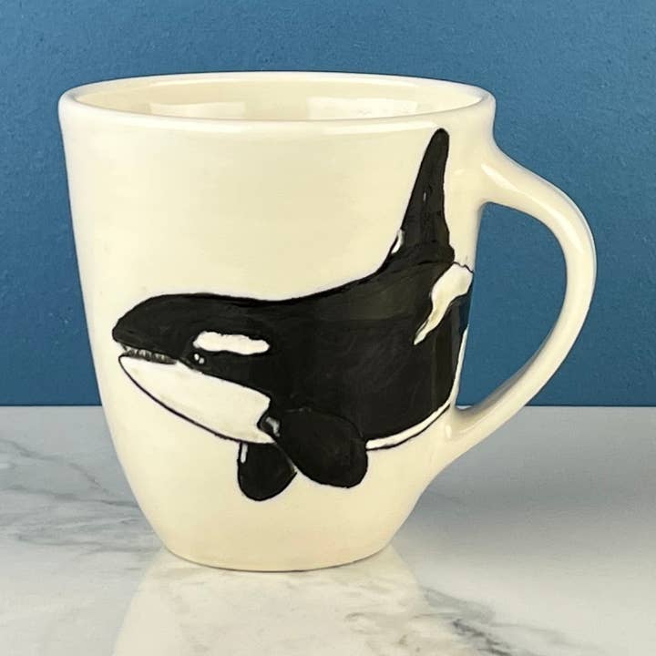 Tasse orque en porcelaine faite main pour la vente par Lucy Nilan Studios
