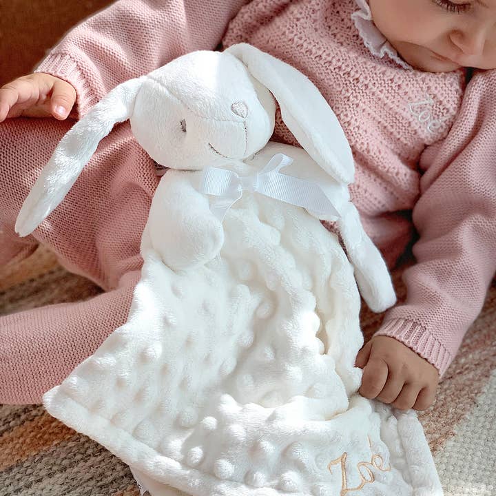 Le lapin, doudou & attache tétine, bébé et autres tendances Résultats pour doudou français en vente B2B. Retours gratuits et paiement à 60 jours sur Faire sur Faire.