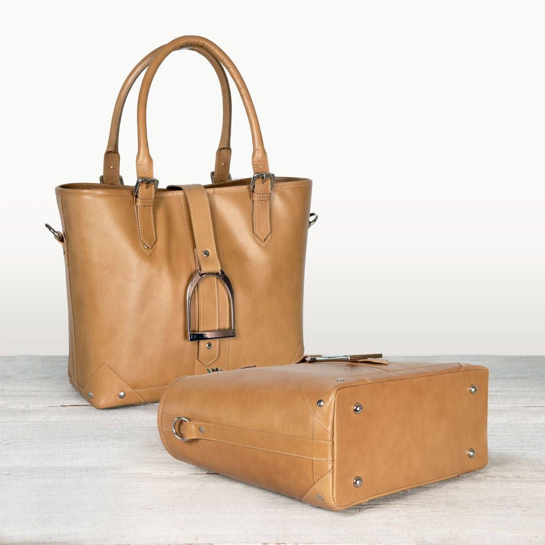 URBAN-EQUESTRIAN – Großhandel Tragetasche – Damen – Signatur - Reitsteigbügel Tote Luxus Lederhandtasche in Karamell4