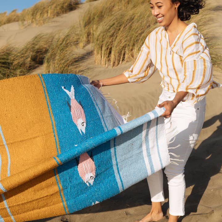 Caminito - Wholesale Picnic Blanket - Pez Azul - Blanket Roll3