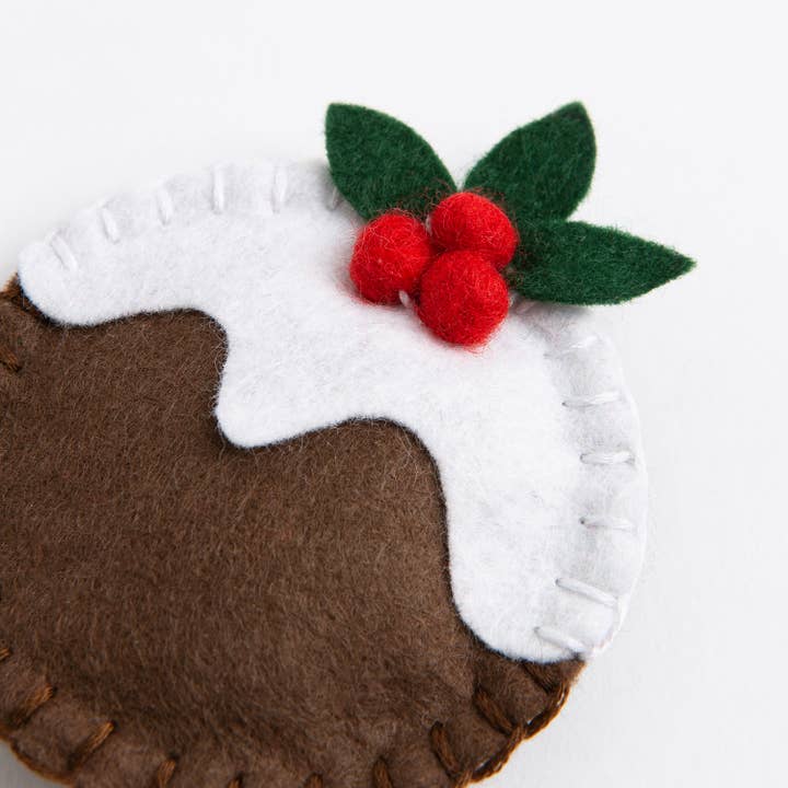 Wool Couture Company – wholesale Craft sewing kit – Felt Craft Kit - 6 Traditional Christmas Baubles5