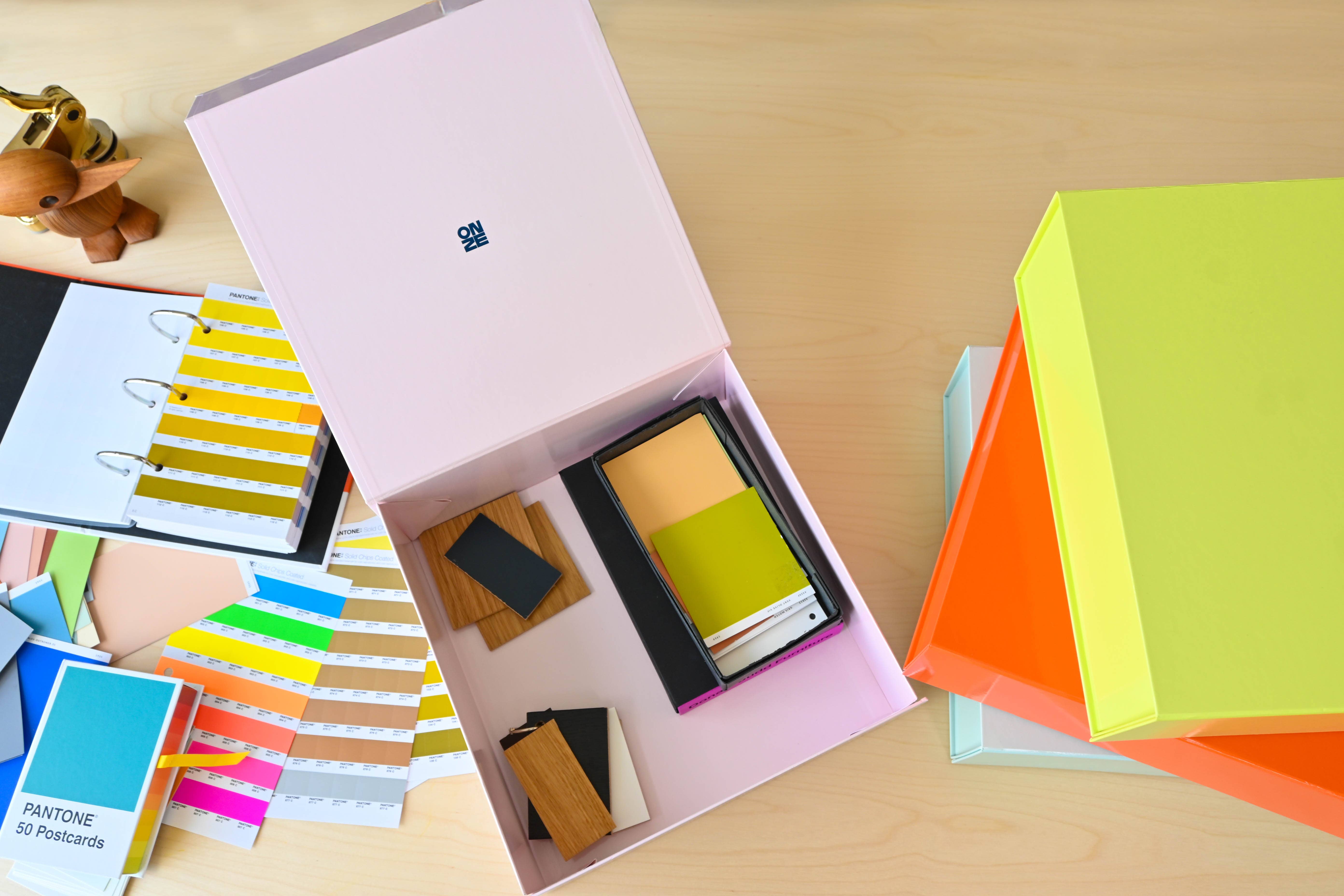 ONZE - Wholesale Gift Box - Gift Box, Organizer | Large Glossy Box 8