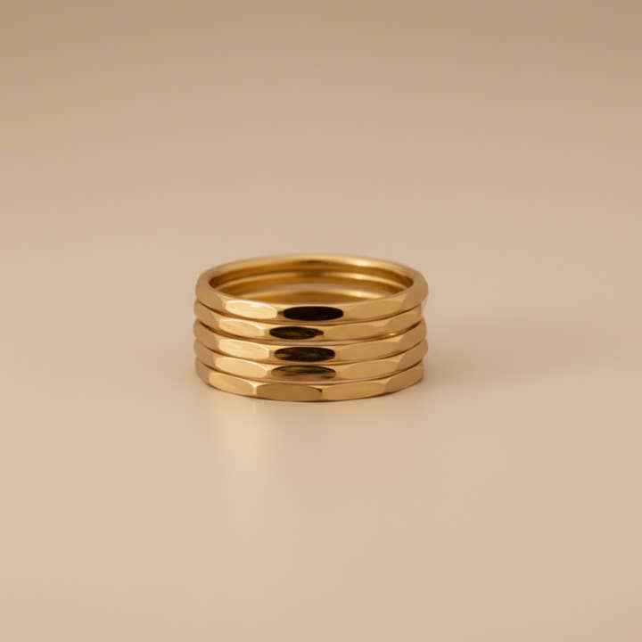 x5 Anillos Finamente Martillados Apilables 5 Anillos Chapados en Oro de 18k para venta al por mayor de Gold Lunar