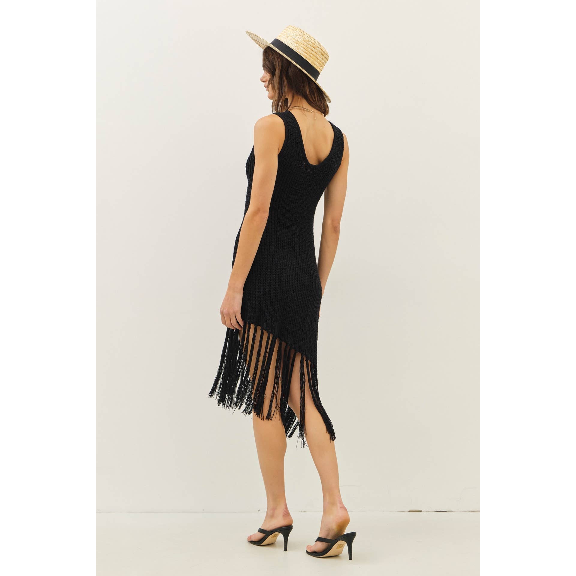 idem ditto – wholesale Klänning - Dam – MIDI-KLÄNNING I TRÖJMATERIAL MED ASYMMETRISKA FRANSAR10