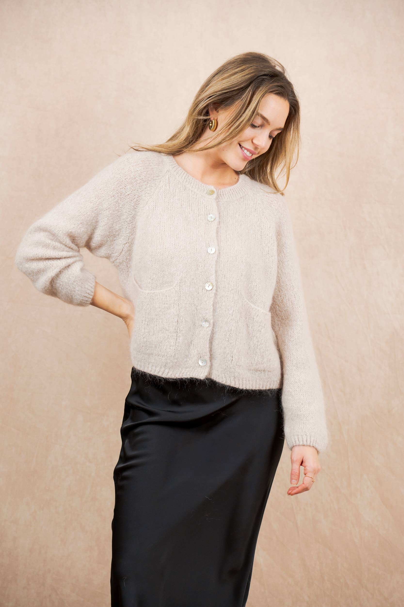 NAÏS PARIS – Cardigan - Mulher por atacado – Cardigan de gola redonda com mangas longas em kid mohair e lã0