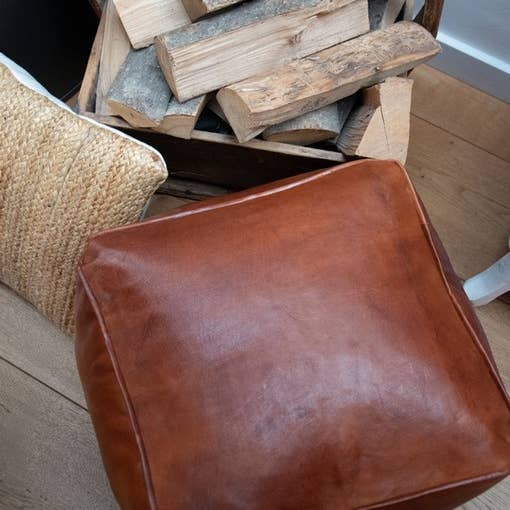 Marokkansk firkantet læderpuf | Håndlavet fodskammel for engroshandel hos Terracotta Design LTD