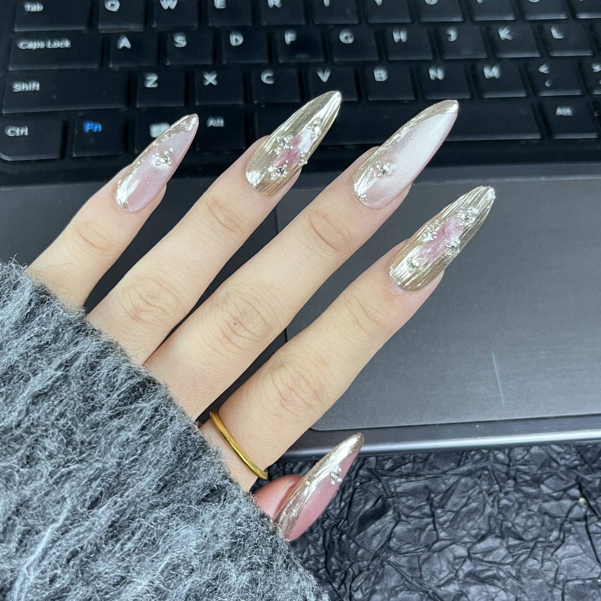 VividLux - Wholesale Press-On/Fake Nails - Hand Made Snake Press on Nails E1033