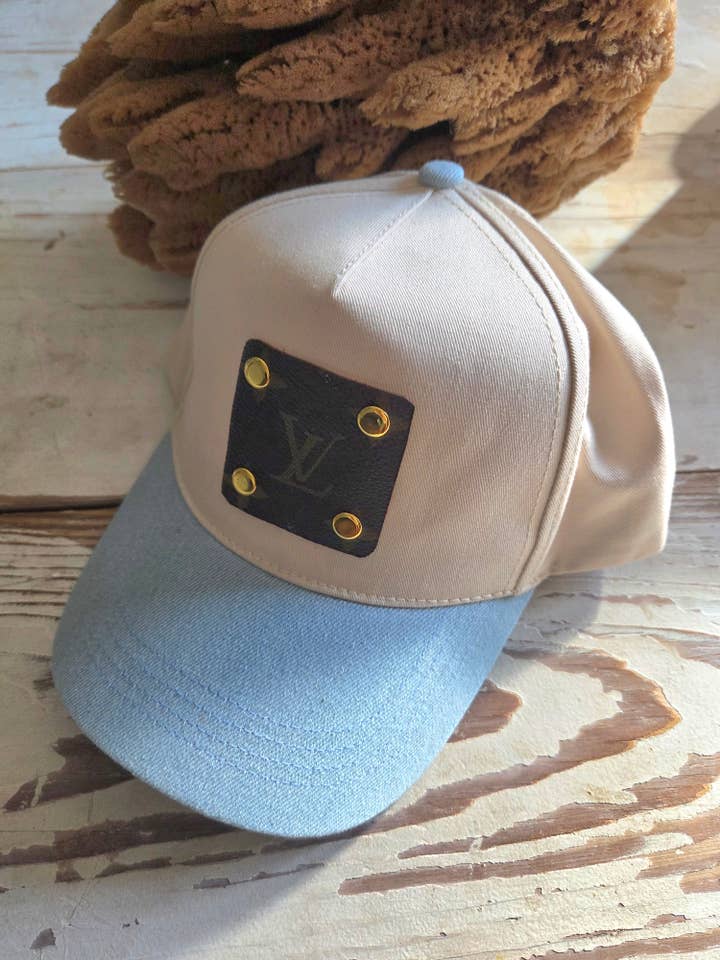 NUOVO cappello LL in denim bicolore per la vendita all'ingrosso da parte di Contagious Couture