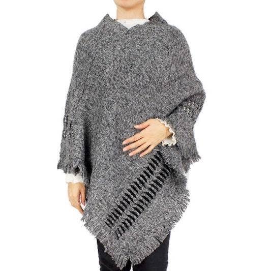 Poncho elegante acentuado con patrón de punto detallado en dos tonos Ruana Cover Up para venta al por mayor de Shopping2help