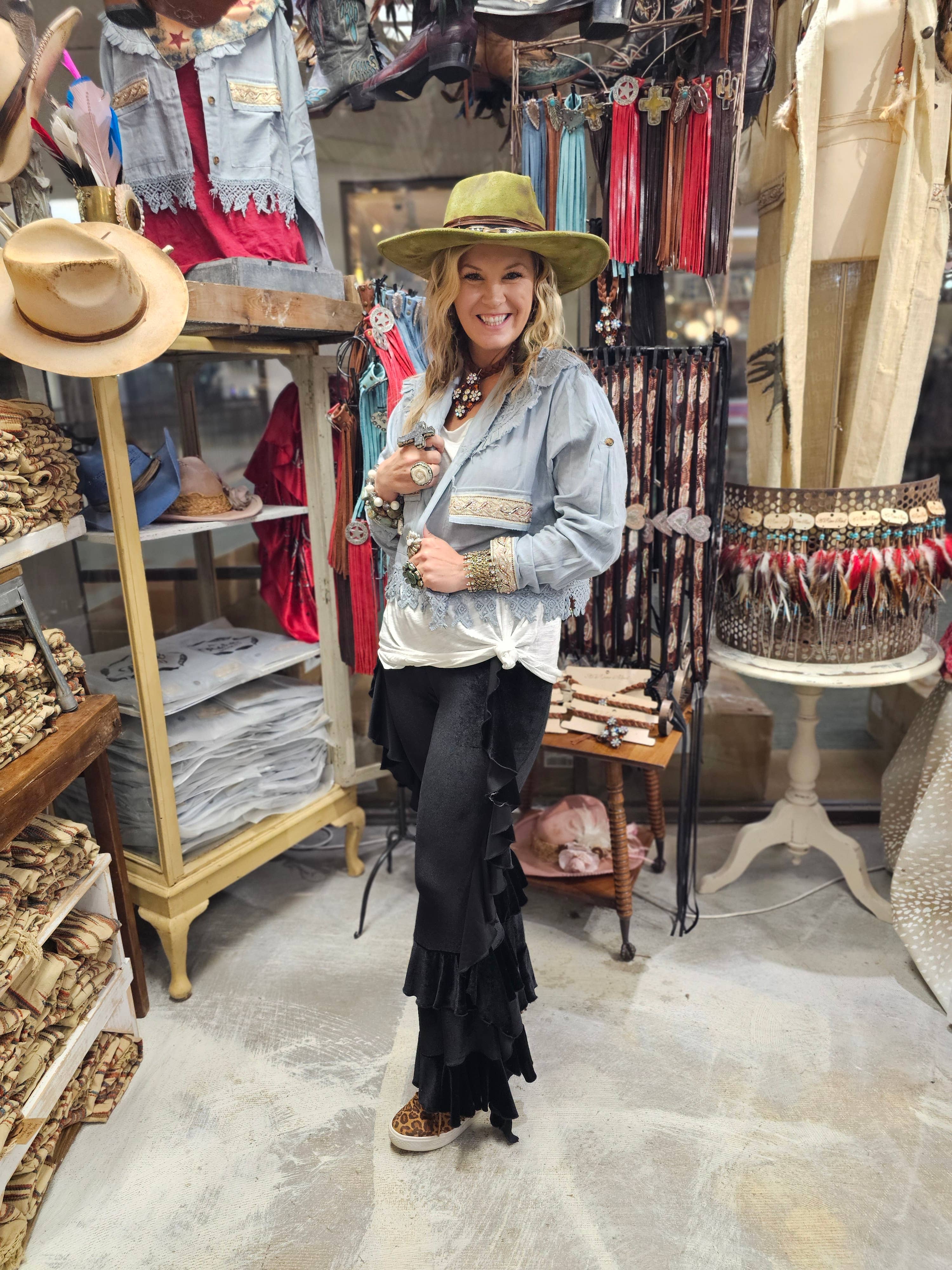 A Rare Bird Shop - Vente Pantalon – femme - Leggings noirs à volants en velours1