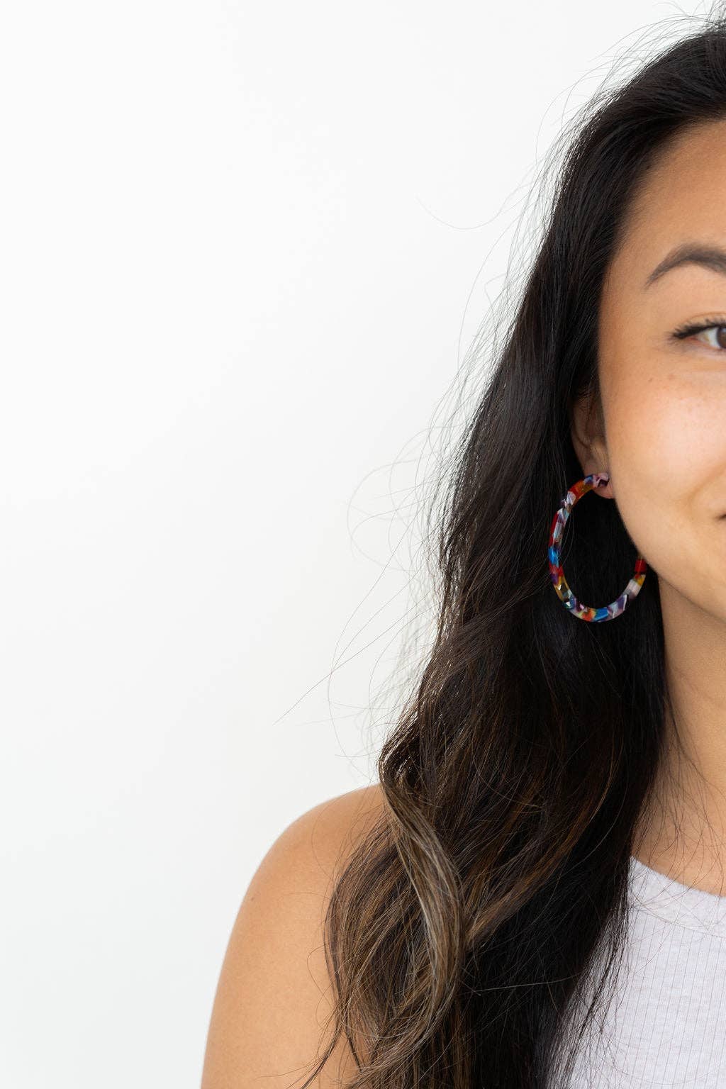 Spiffy & Splendid - Vendita all'ingrosso Orecchini a cerchio - Cameron Fiesta - Orecchini a cerchio grandi colorati, gioielli Spiffy & Splendid6