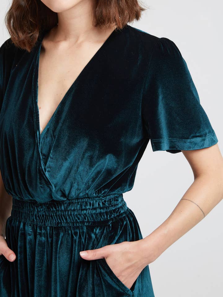 Andy & Lucy - Wholesale Dress - Women's - MILBURN - Long sleeve velvet dress1