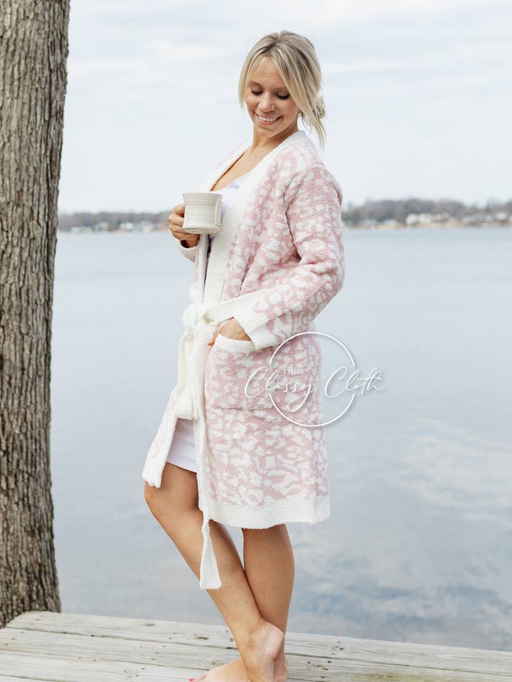 The Classy Cloth WS – Engroshandel Morgenkåbe - Dame – Luksus Kjole - Pink Leopard RTS