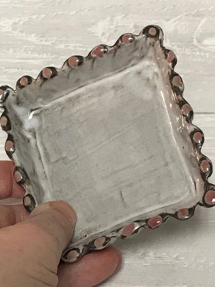 Plato de anillo, plato de joyas, plato de baratijas para venta al por mayor de Bari Moss Ceramics