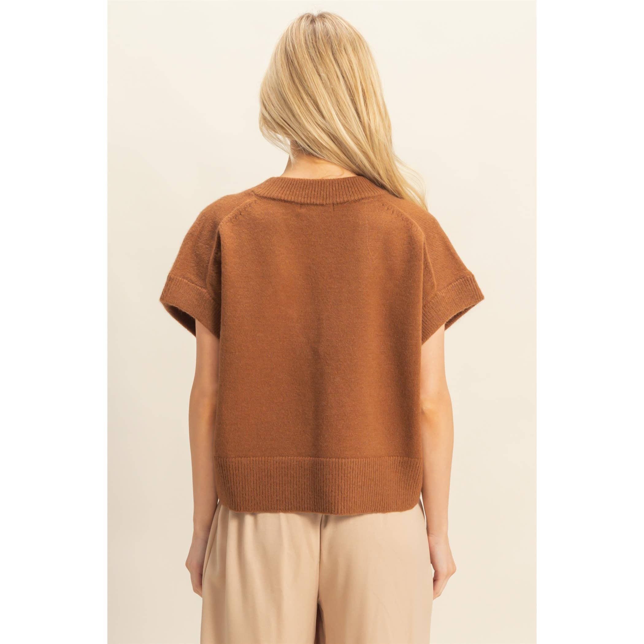 HYFVE – wholesale Sleeveless sweatshirts – Women′s – Oversized V-Neck Sweater Vest11