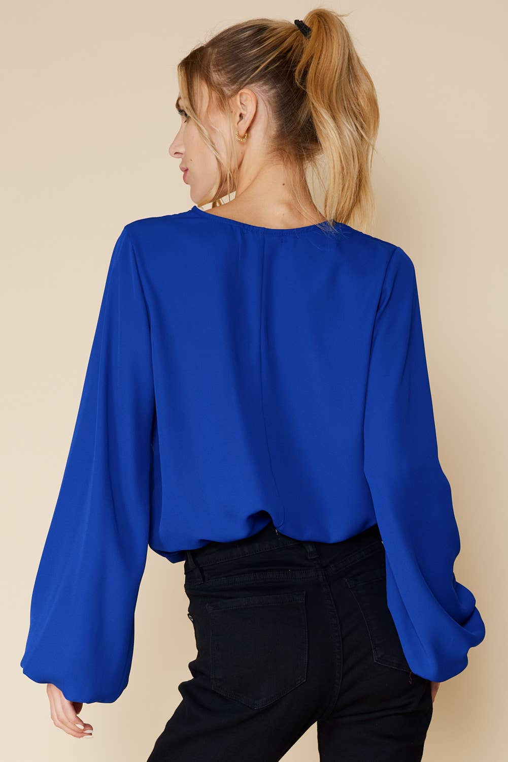 FSL Apparel - Venta al por mayor Blusa - Mujer - ST3474 - BODY TEJIDO CON CUELLO EN V Y MANGAS ABULLONADAS15