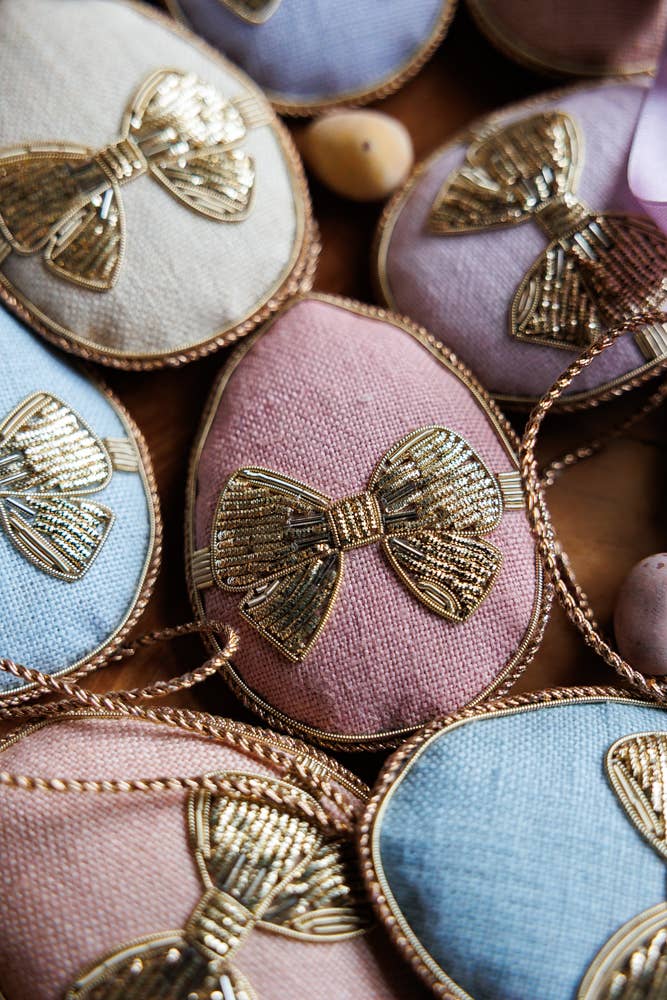 Katie Larmour Linen – wholesale Ornament – (10 pcs) Handmade Easter Bow Egg Linen Spring Ornament Tree1