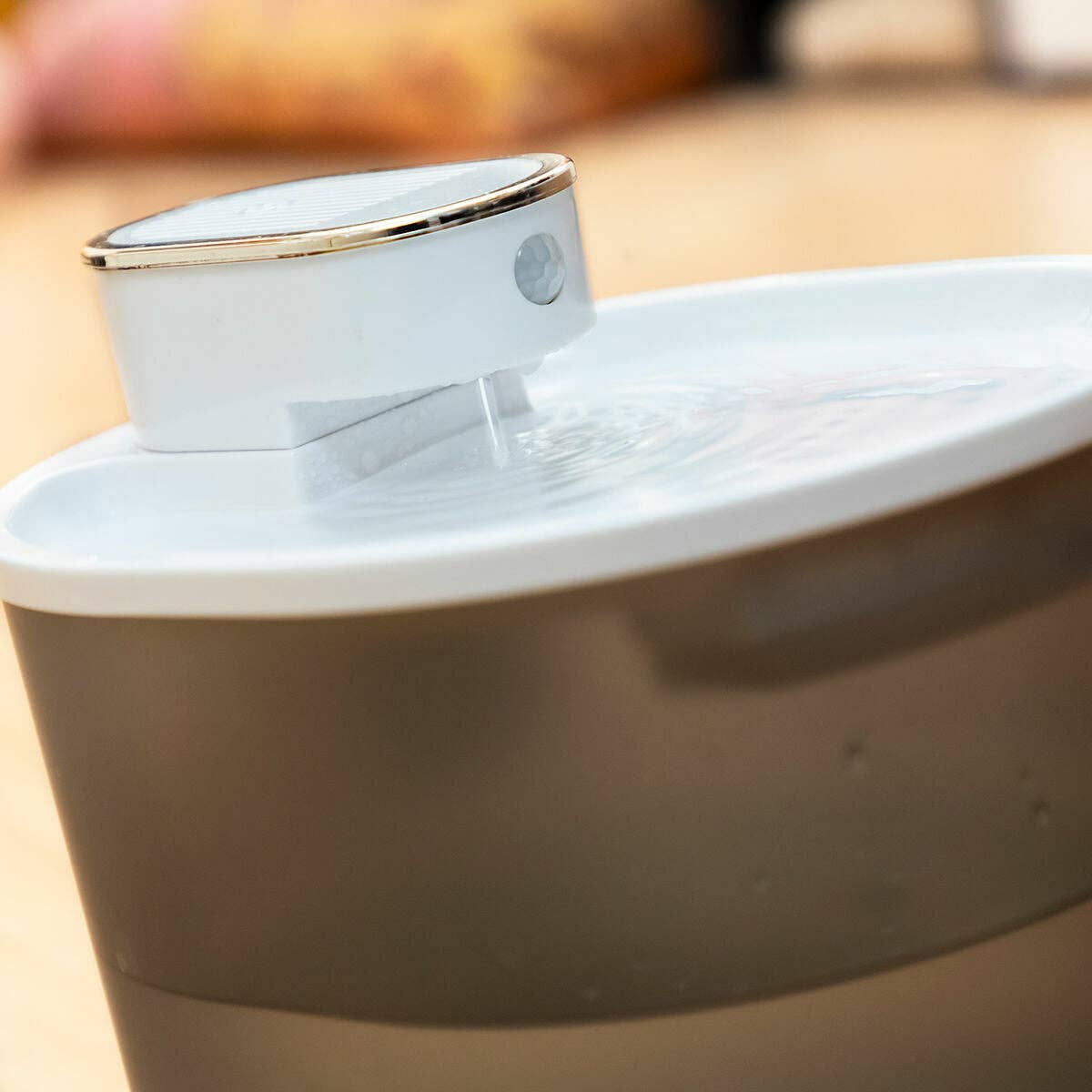 InnovaGoods - Wholesale Pet Bowl - Cat/Dog - InnovaGoods Refopet Rechargeable Cat Fountain with Sensor1