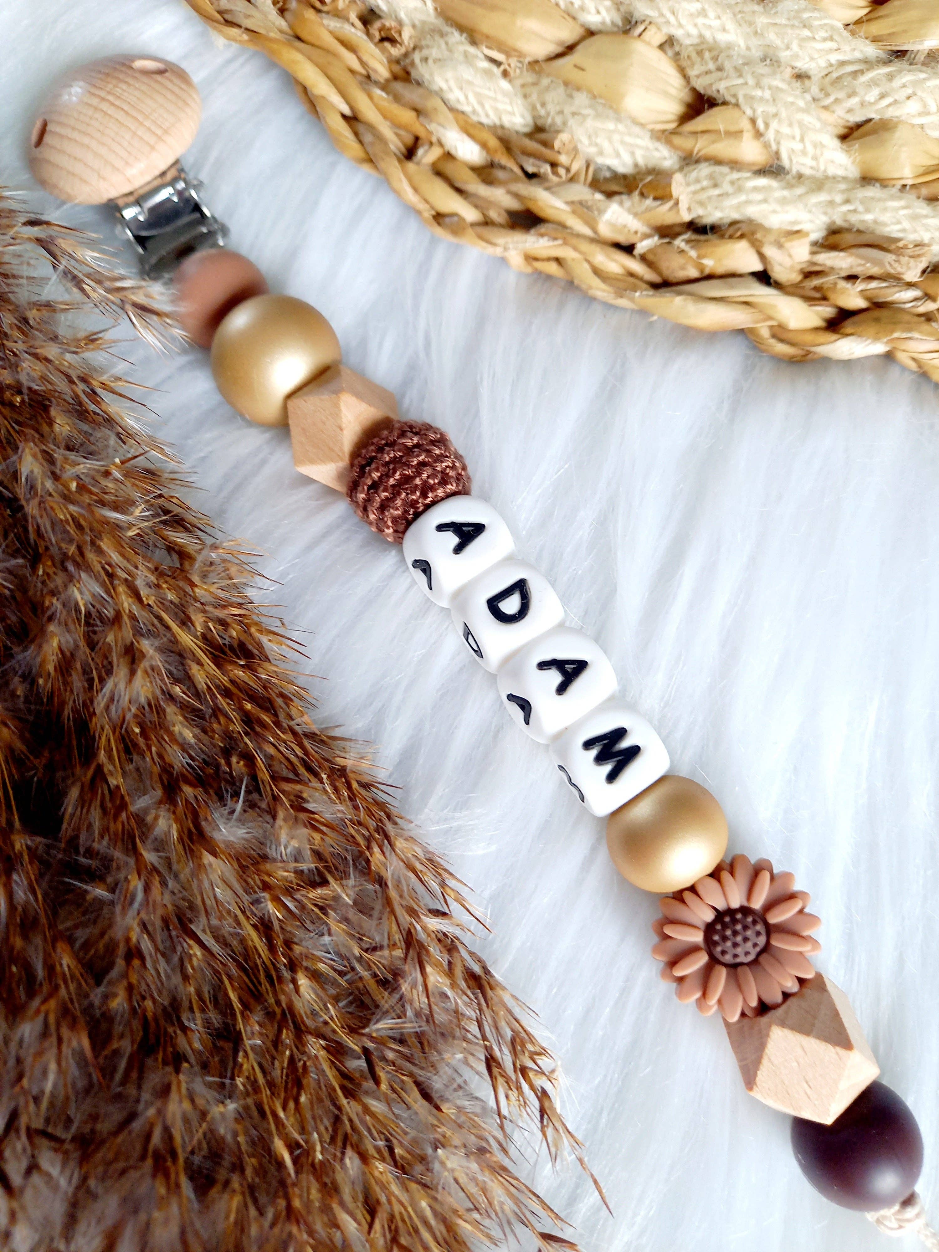 Happy by Lies - Wholesale Pacifier Clip - Baby - Speenkoord met naam - Daisy bruin, metallic goud, peach brons2