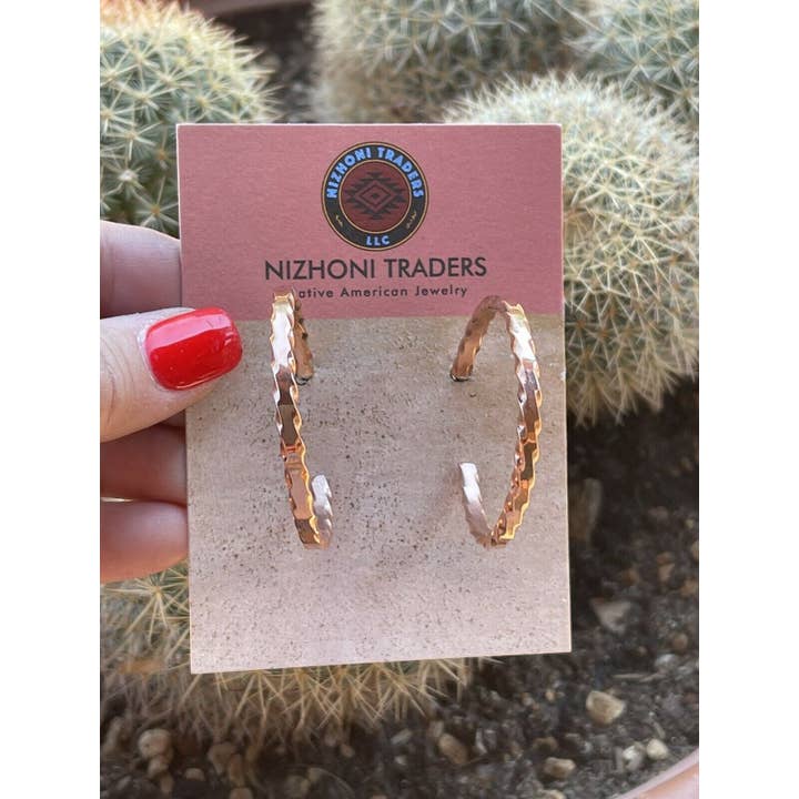 Nizhonitradersllc - Venta al por mayor Pendientes de aro - Aros tipo argolla estilo cuerda de cobre Navajo