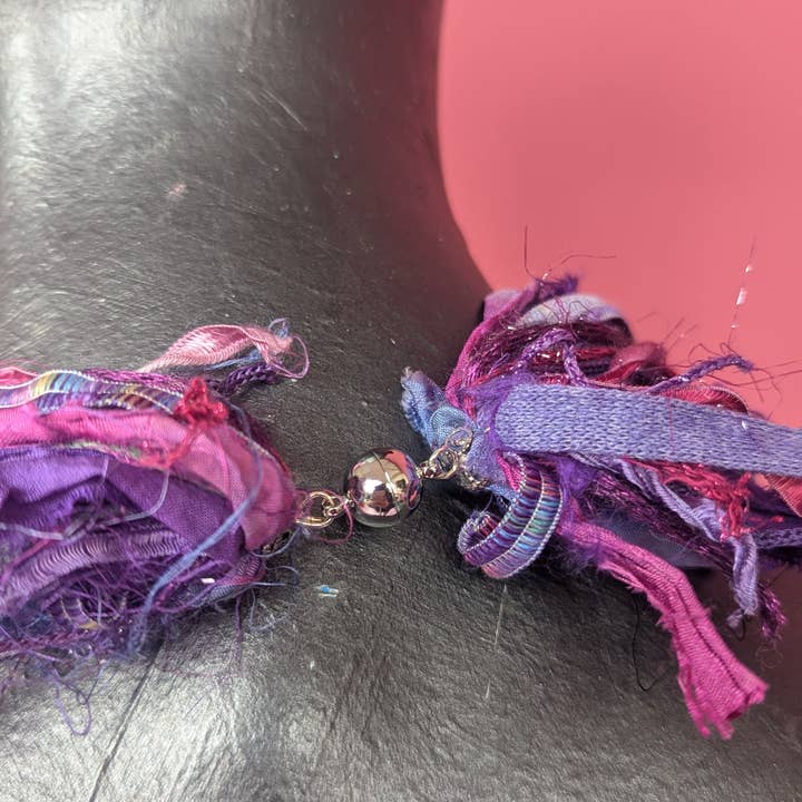 Megan Crook Textiles – wholesale Woven necklace – Silk Yarn Necklace in Pink and Purple4