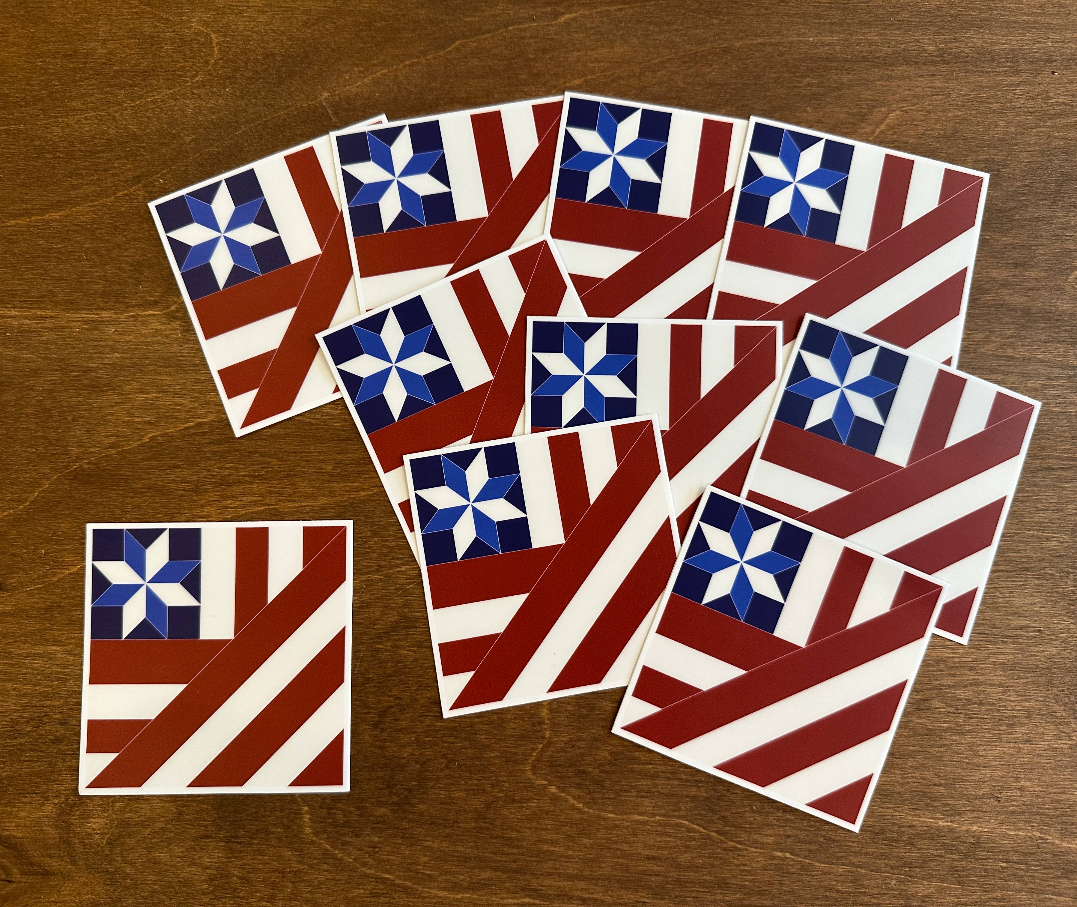 Sweet Love Adornments – Engroshandel Armbånd til telefoner – Patriotisk flag lade quilt mønster vinyl klistermærke1