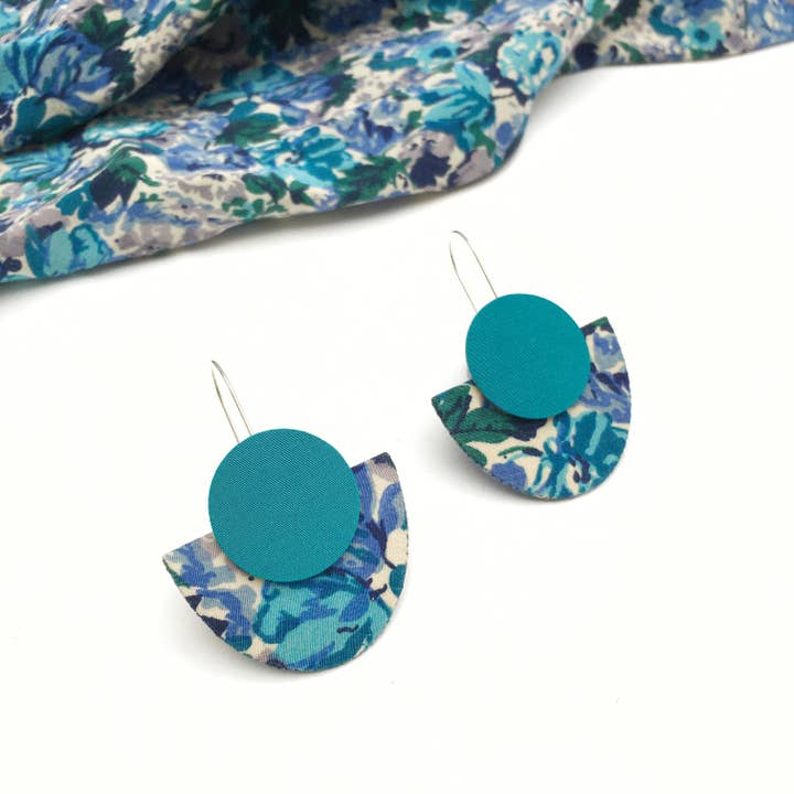 Silky Moons Jewelry – wholesale Dangle earrings – Silky Luna Dangle Hook Earrings4