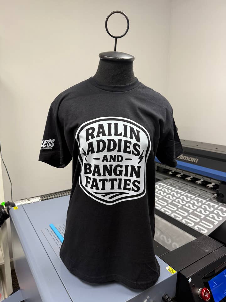 Addies et Fatties Tee pour la vente par Luckless Outfitters